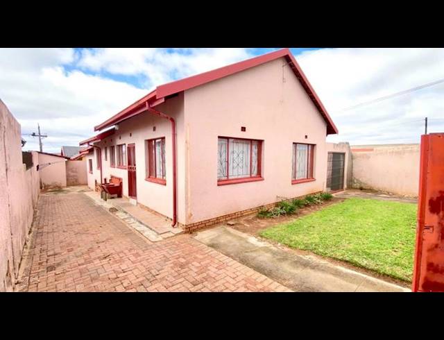3 BEDROOM HOUSE FOR SALE IN MOHLAKENG